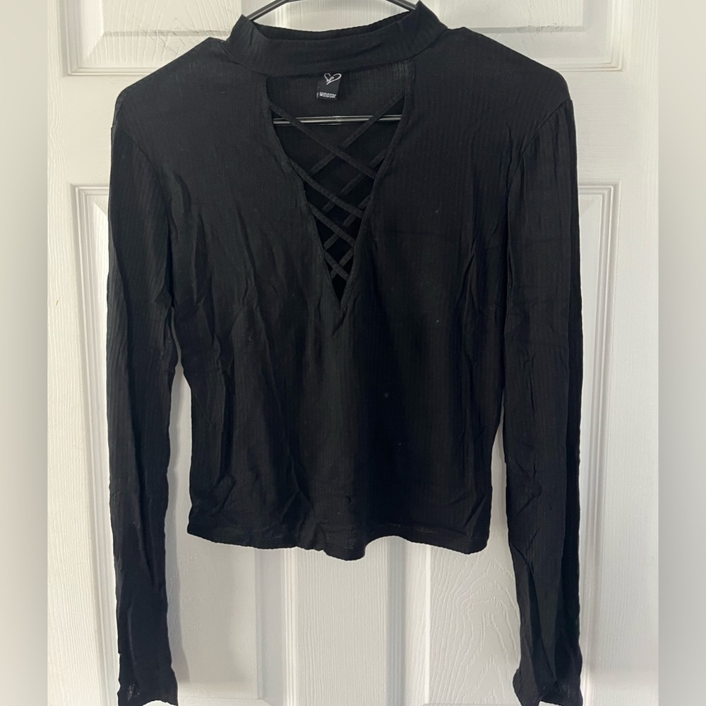 Windsor Long Sleeve Crop Top with Lace Up Chest